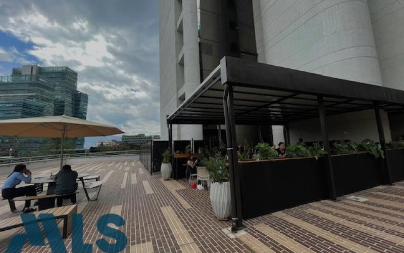 Oficina en Medellín en Milla de oro