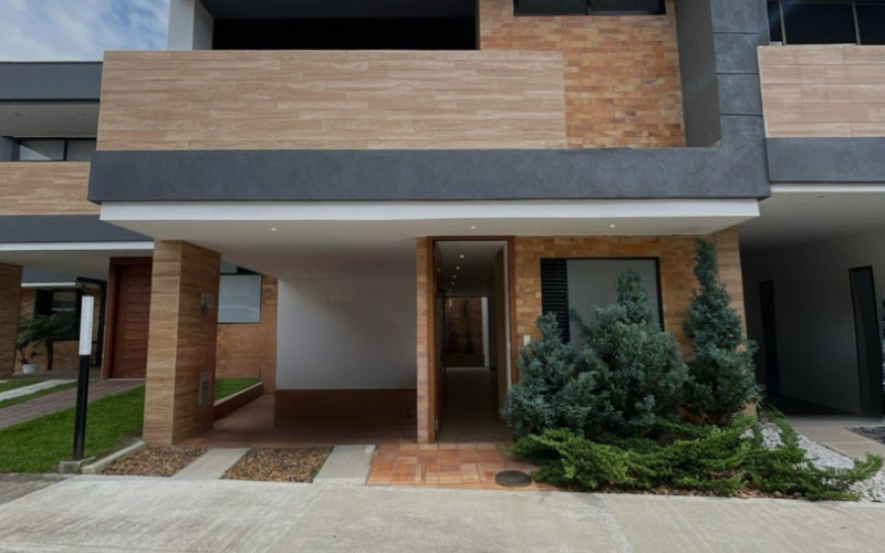 Casa en La Ceja en La Floresta