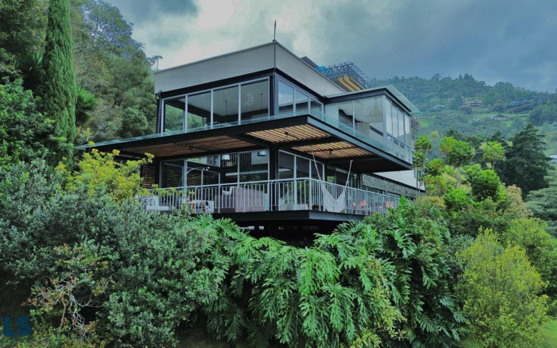 Casa en Envigado en Las palmas