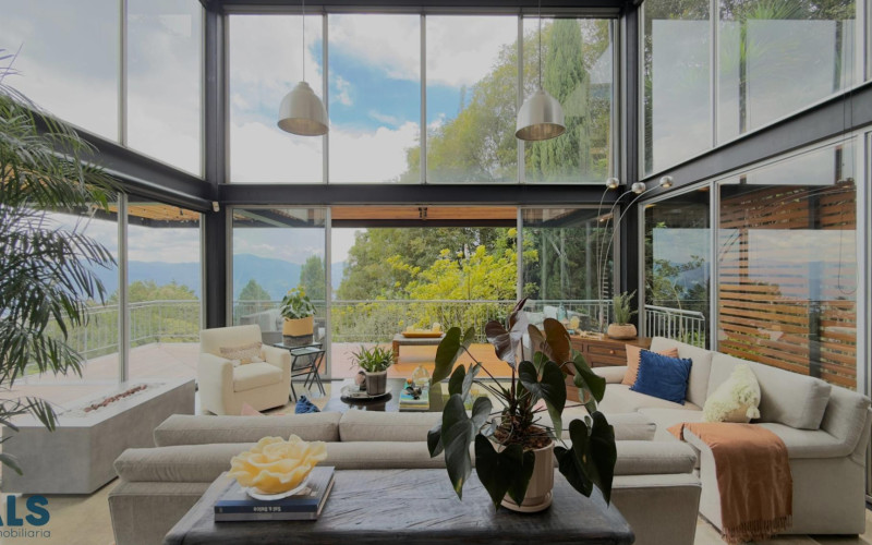 Casa en Envigado en Las palmas