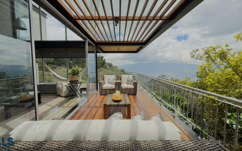 Casa en Envigado en Las palmas