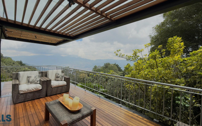Casa en Envigado en Las palmas