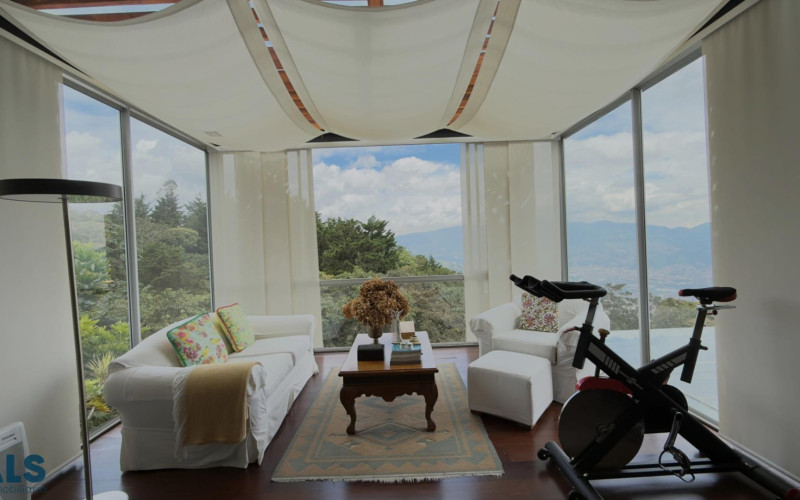 Casa en Envigado en Las palmas