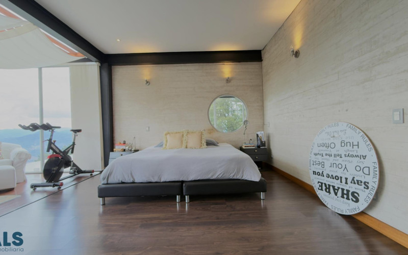 Casa en Envigado en Las palmas