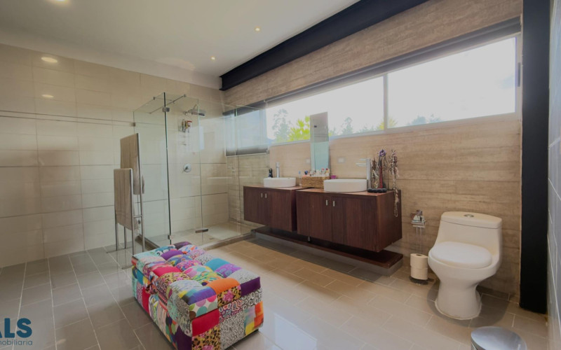 Casa en Envigado en Las palmas