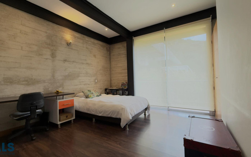 Casa en Envigado en Las palmas