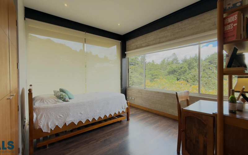 Casa en Envigado en Las palmas