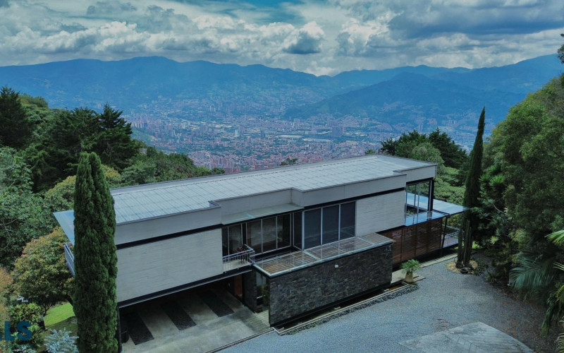 Casa en Envigado en Las palmas