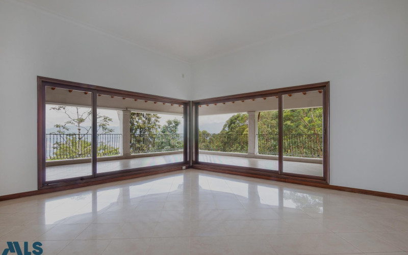 Casa en Medellín en Las Palmas
