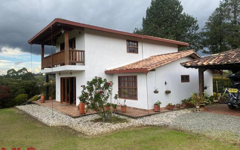 Casa en Rionegro en V. Cimarronas (Rionegro)
