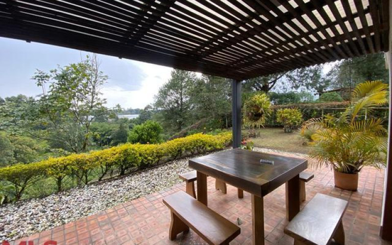 Casa en Rionegro en V. Cimarronas (Rionegro)
