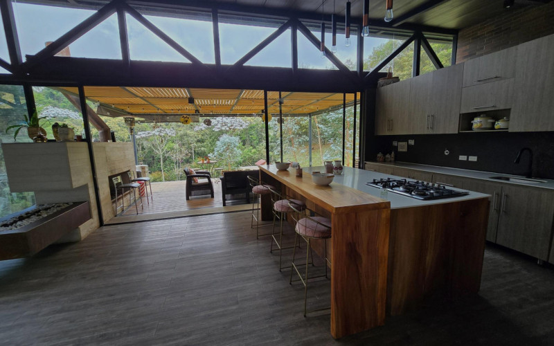 Casa en Envigado en Alto del escobero (Envigado)