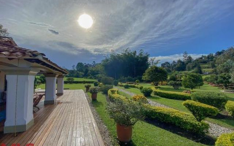 Casa en Rionegro en V. Cabeceras