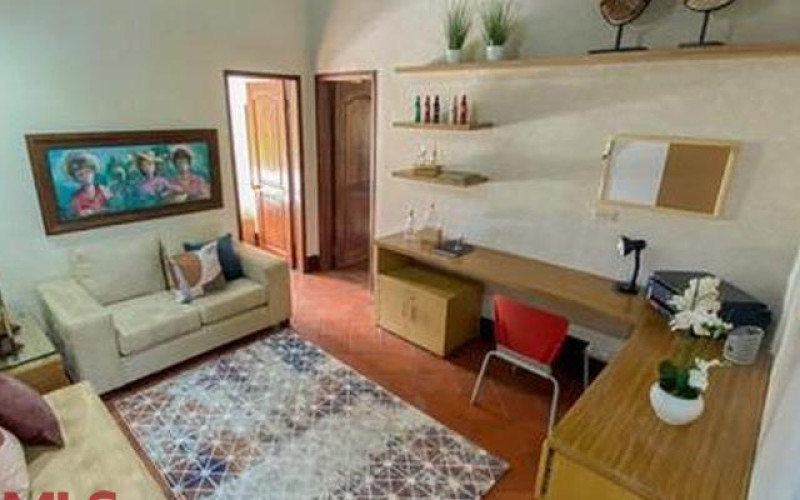 Casa en Rionegro en V. Cabeceras
