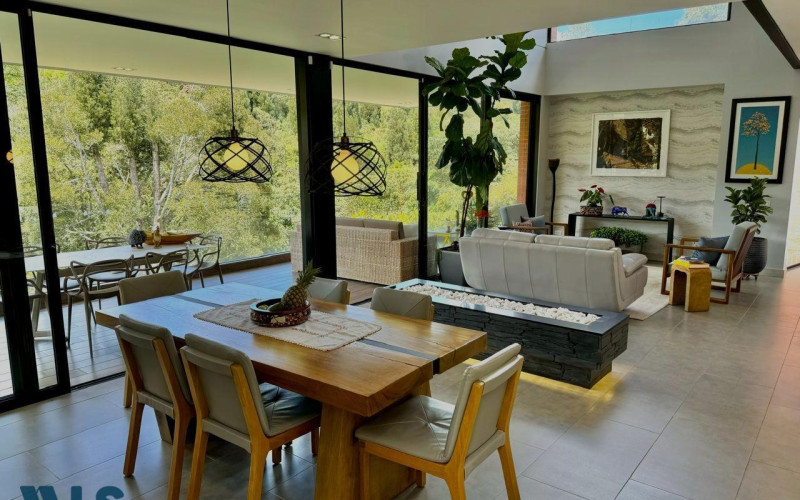 Casa en Envigado en Alto de las Palmas