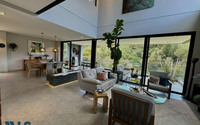 Casa en Envigado en Alto de las Palmas