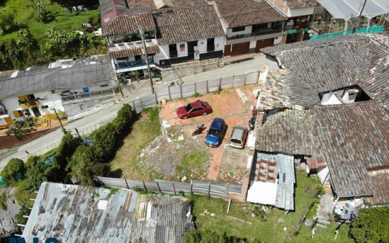 Lote Residencial en El Retiro en Centro