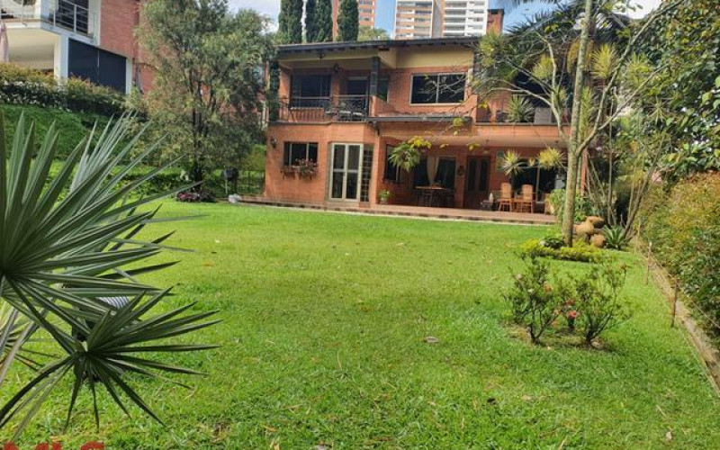 Casa en Medellín en La Calera
