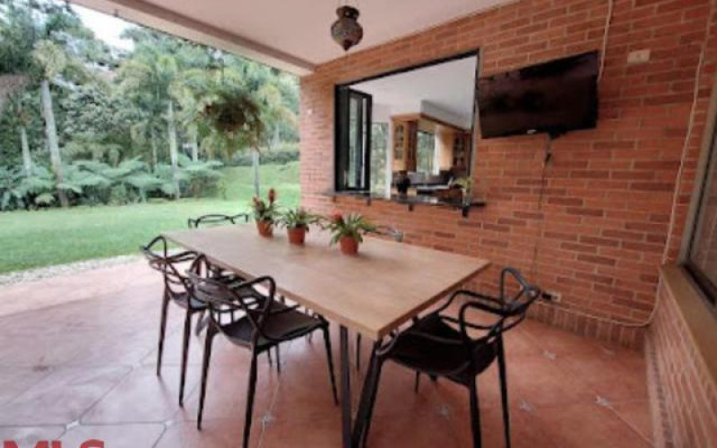 Casa en Medellín en La Calera