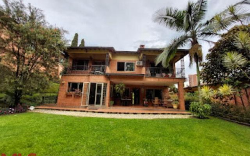 Casa en Medellín en La Calera