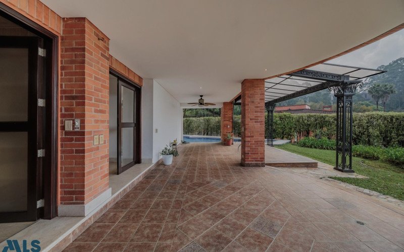 Casa en Medellín en La Calera