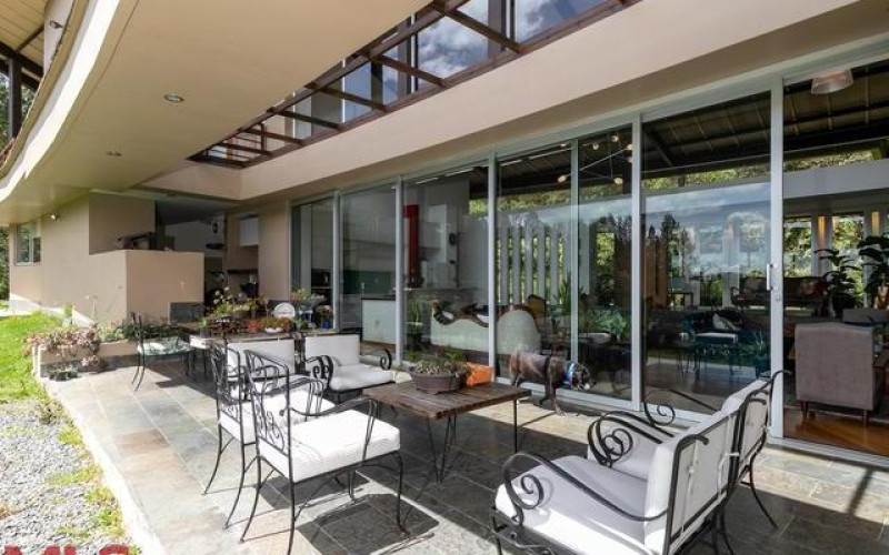 Casa en El Retiro en V. La Fe