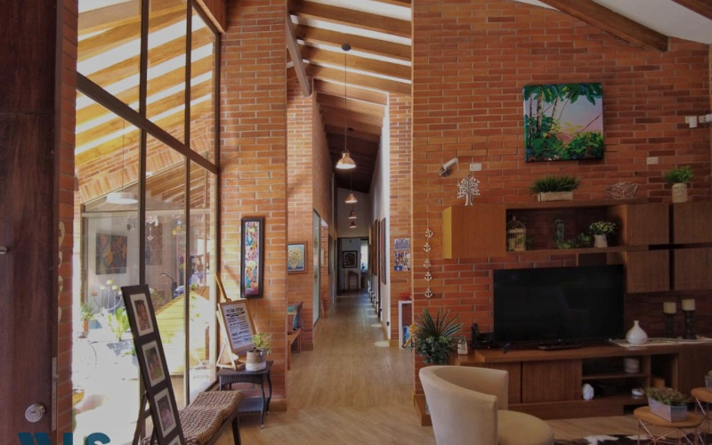 Casa en Envigado en Loma del Escobero