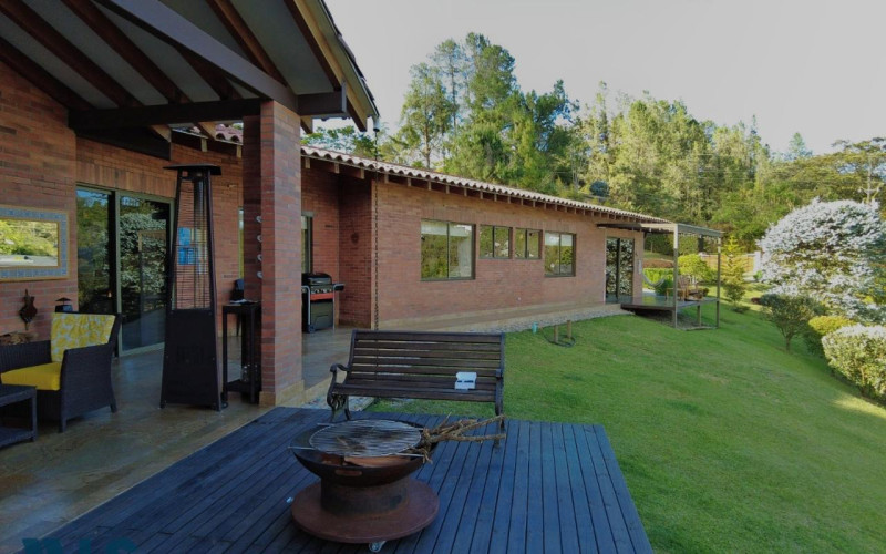 Casa en Envigado en Loma del Escobero
