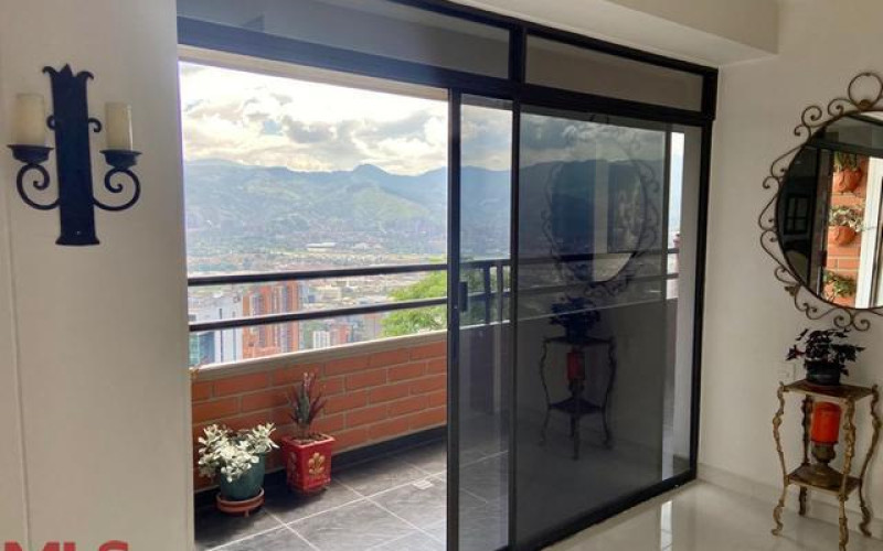 Apartamento en Medellín en Las Lomas Nº 2
