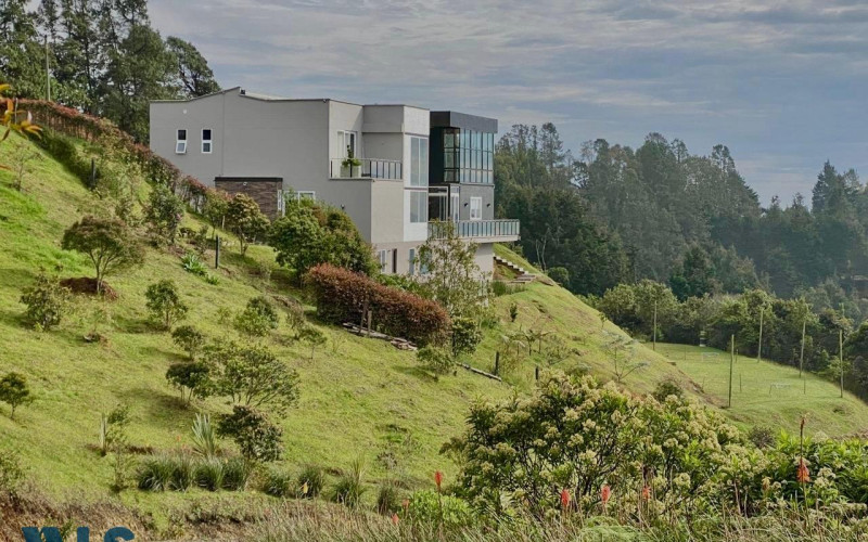 Casa en Santa Elena en Rural