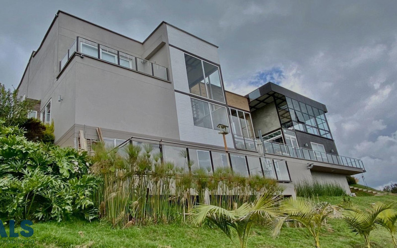 Casa en Santa Elena en Rural
