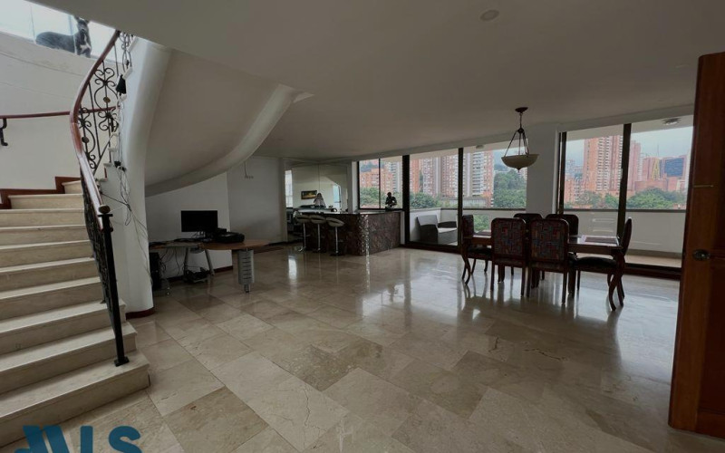 Apartamento en Medellín en El Tesoro