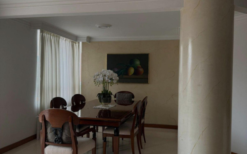 Apartamento en Medellín en Laureles