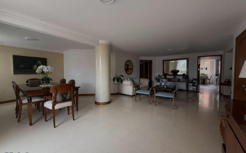 Apartamento en Medellín en Laureles