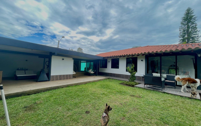 Casa en Rionegro en V. Llanogrande