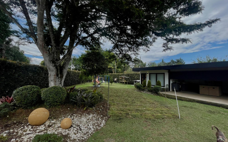 Casa en Rionegro en V. Llanogrande