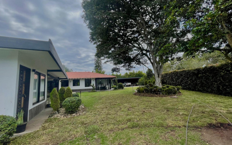 Casa en Rionegro en V. Llanogrande