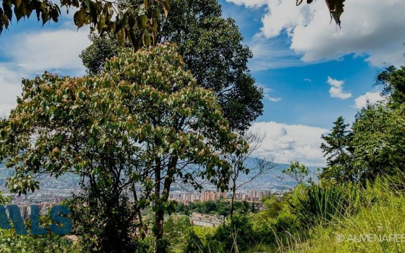 Lote Residencial en Envigado en Loma del Escobero