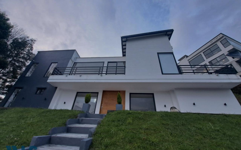 Casa en Envigado en Alto del escobero (Envigado)