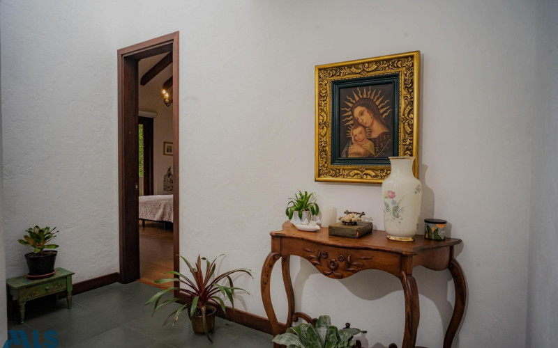 Casa en El Retiro en V. Villa Elena