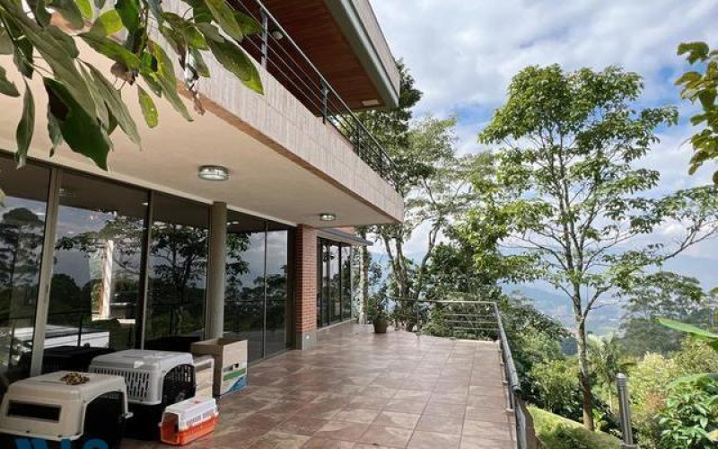 Casa en Envigado en Loma del Escobero