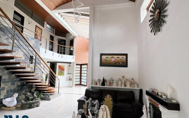 Casa en Envigado en Loma del Escobero