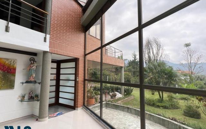 Casa en Envigado en Loma del Escobero
