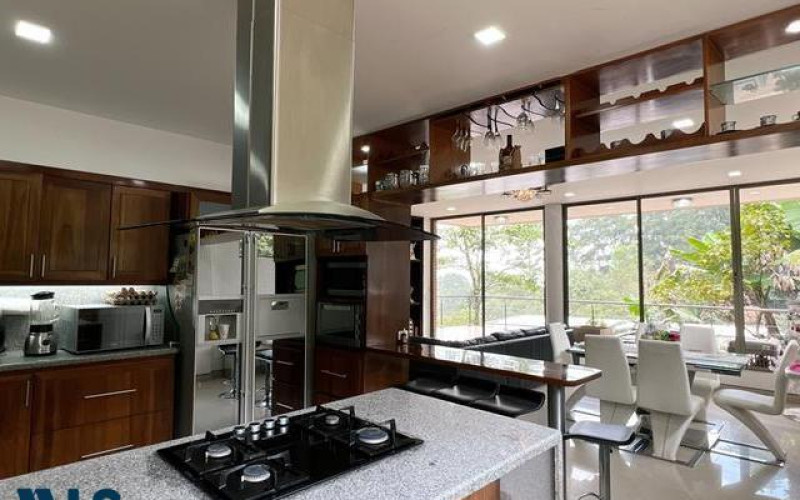 Casa en Envigado en Loma del Escobero