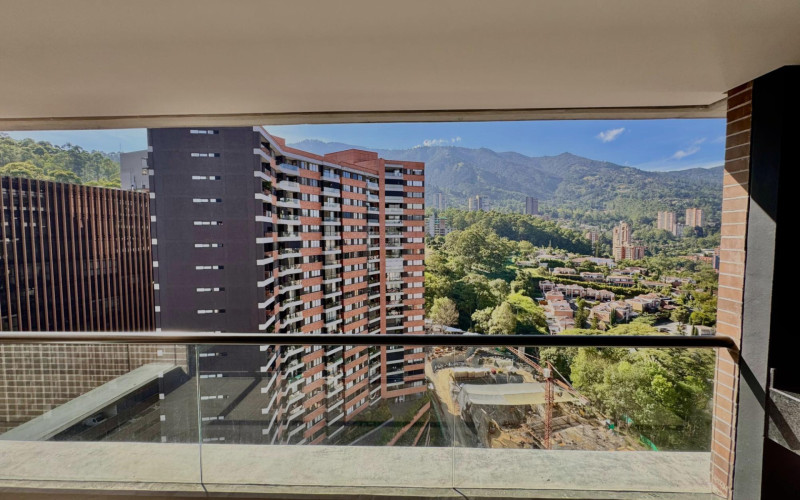 Apartamento en Medellín en Altos del Poblado
