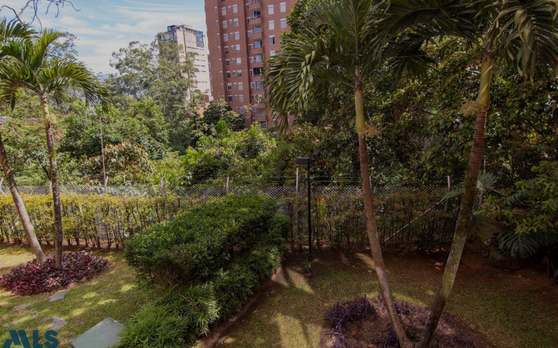 Apartamento en Medellín en Loma de los Parra