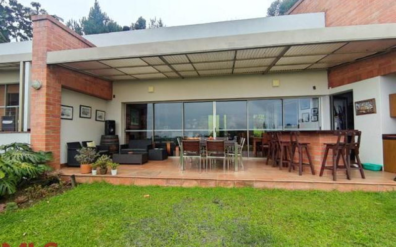 Casa en Envigado en Las palmas