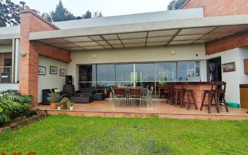 Casa en Envigado en Las palmas