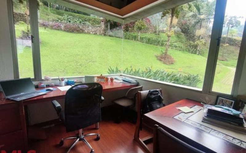 Casa en Envigado en Las palmas