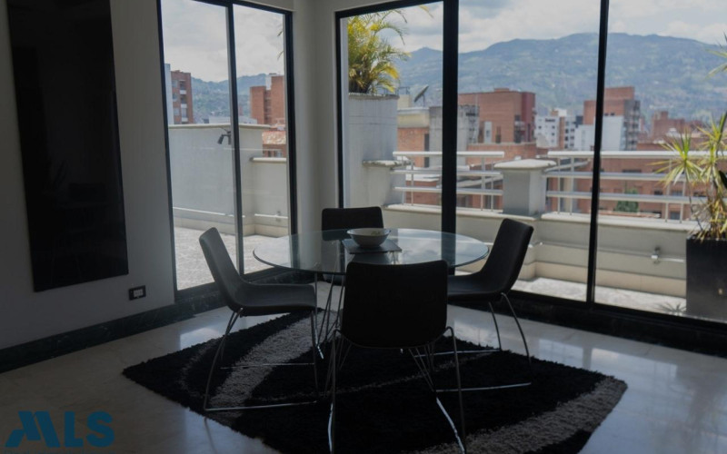 Apartamento en Medellín en Laureles